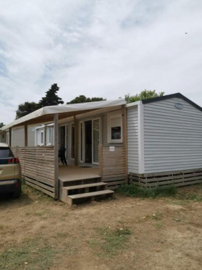 Mobil home climatisé chez Mickaël et Laëtitia